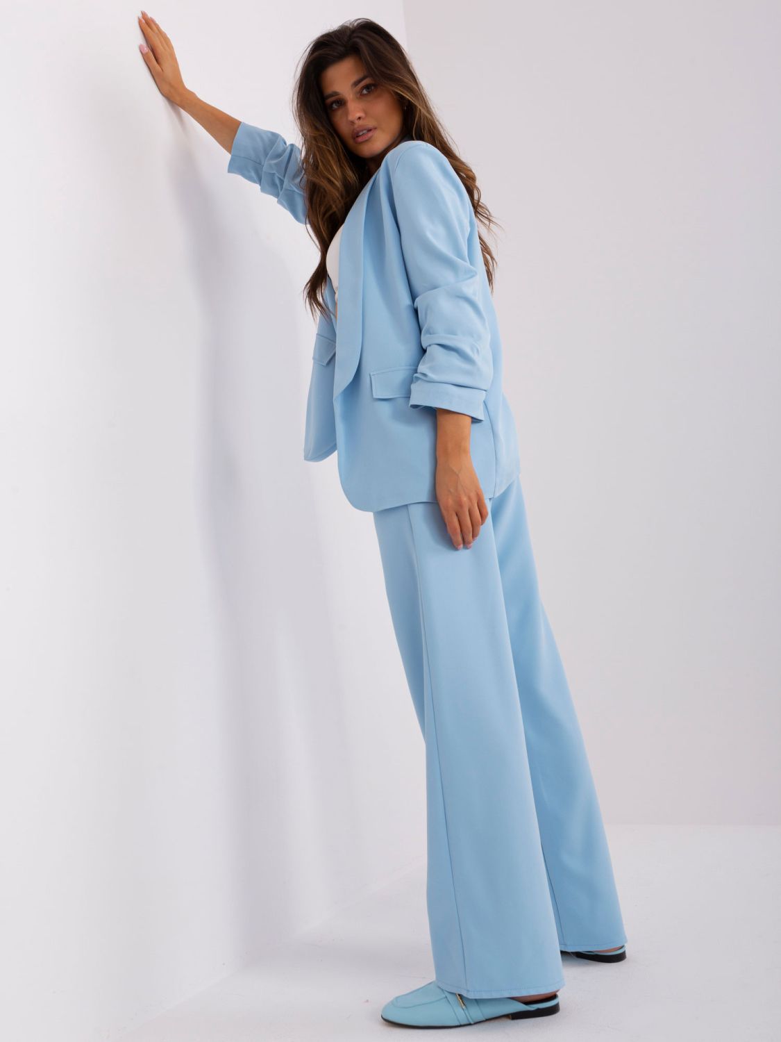 Helle blaue Damenjacke mit 3/4-Ärmeln