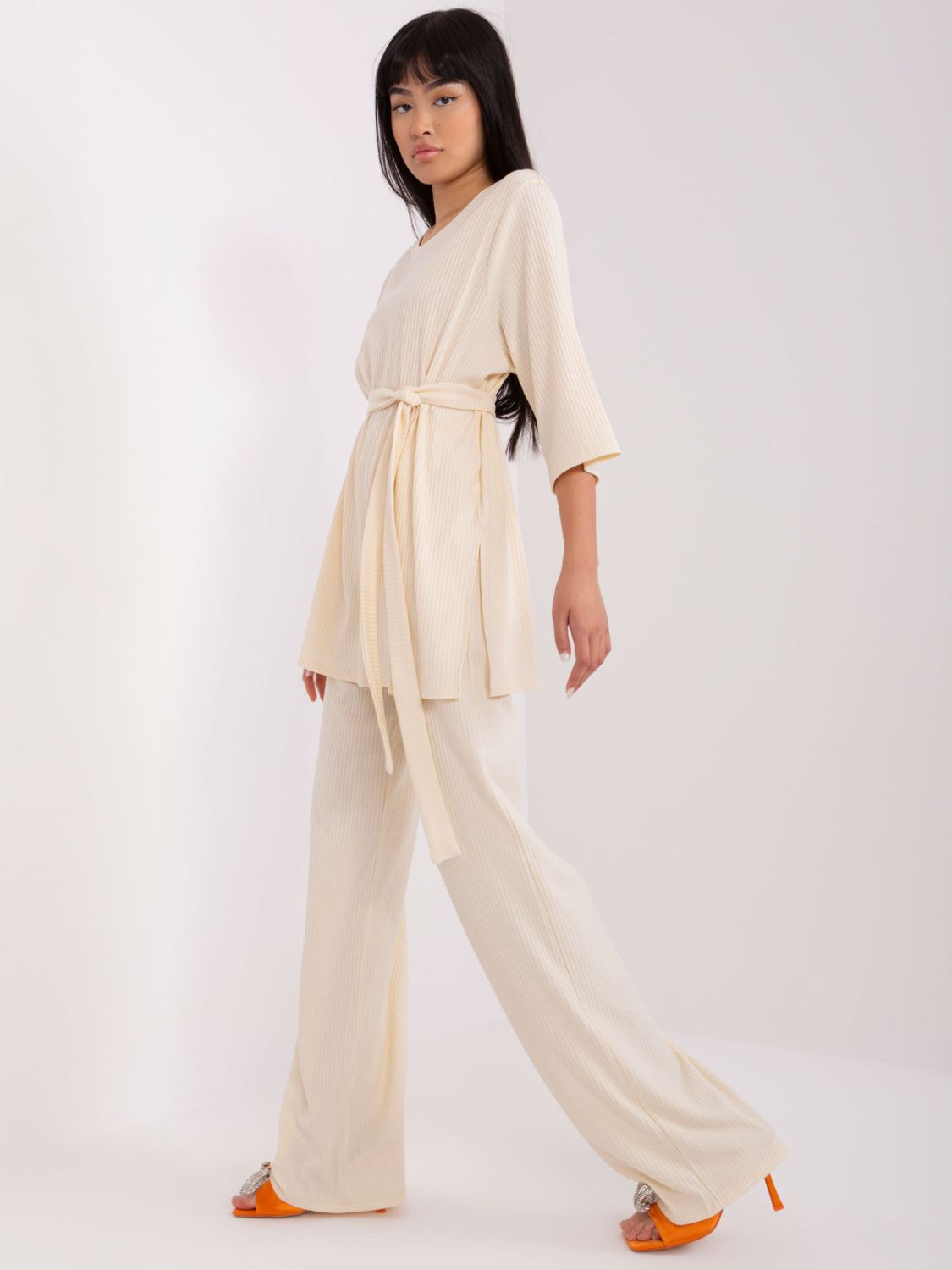 Helle beige Damen Casual Komplett mit Streifen