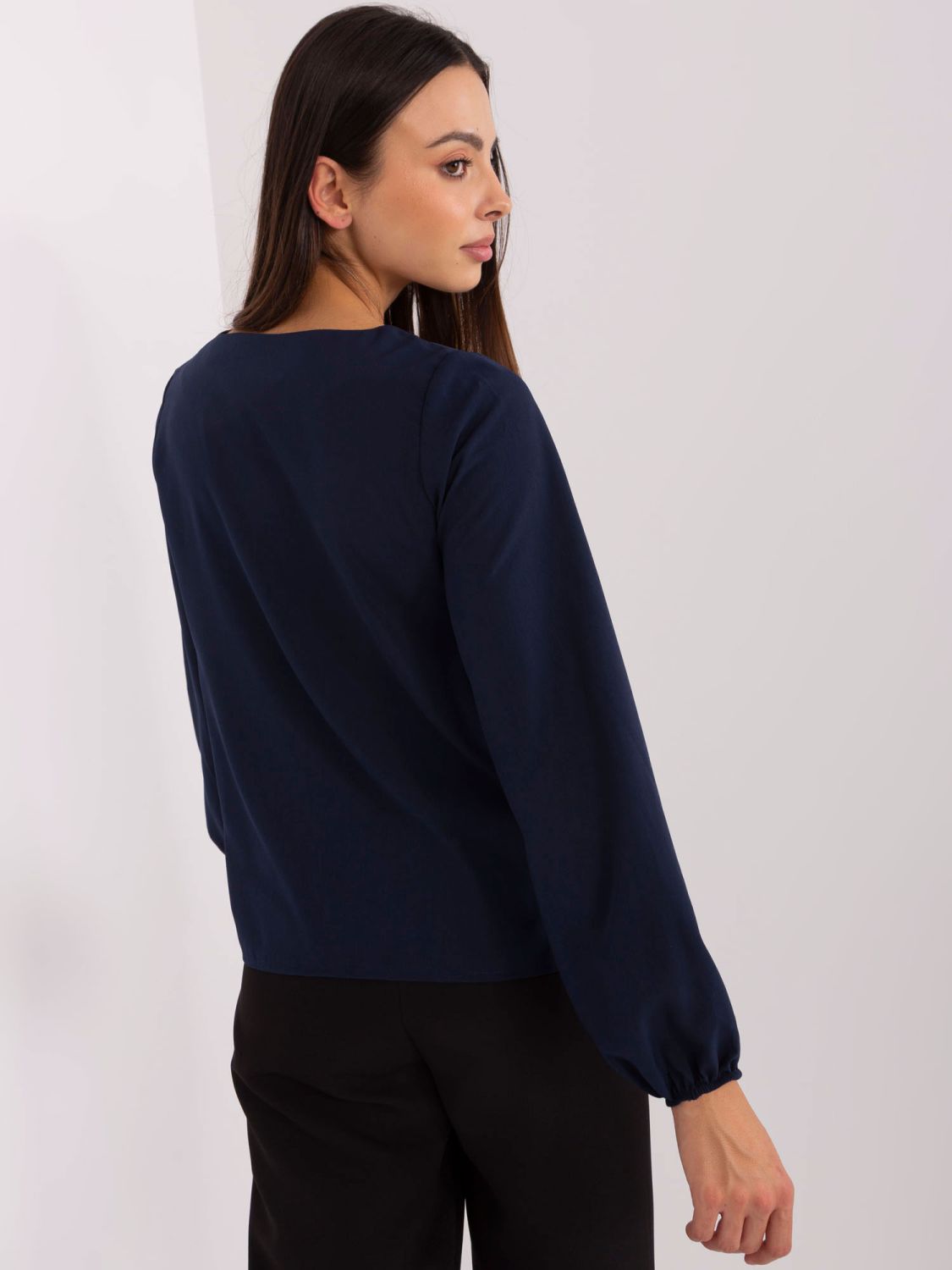 Elegante Damenbluse mit Perlen