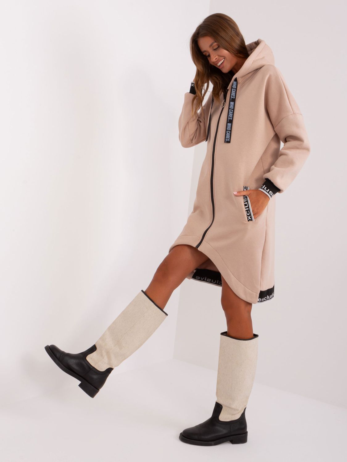 Beige lange Reißverschlussjacke mit Taschen