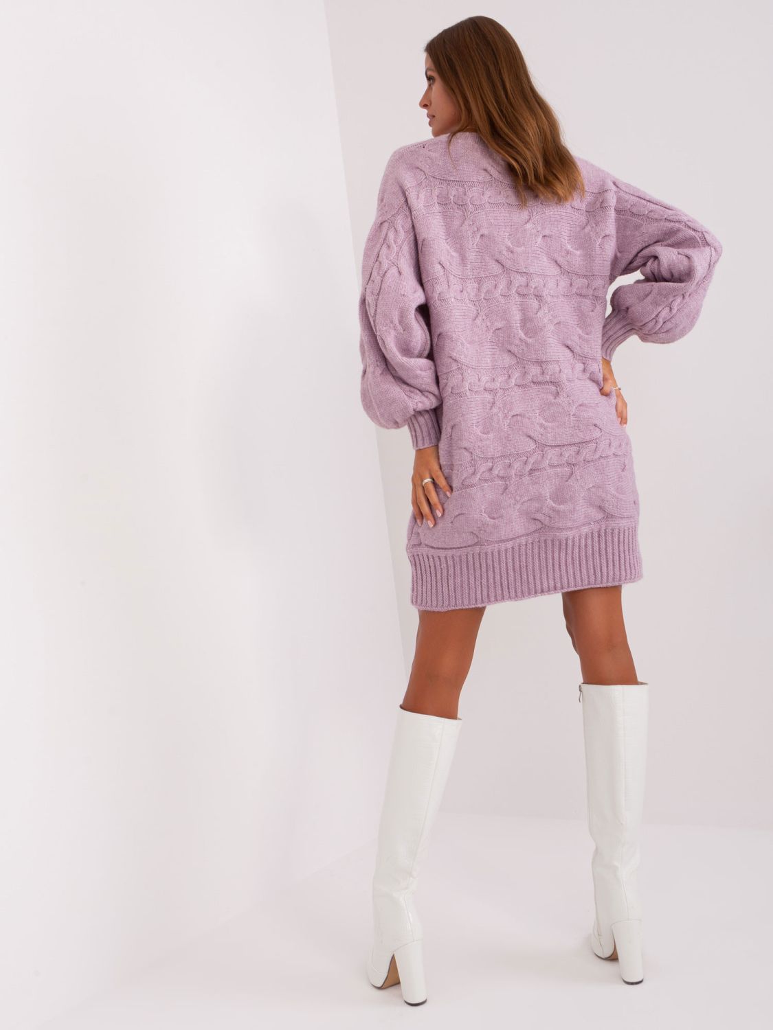 Helle lila Oversize-Strickkleid
