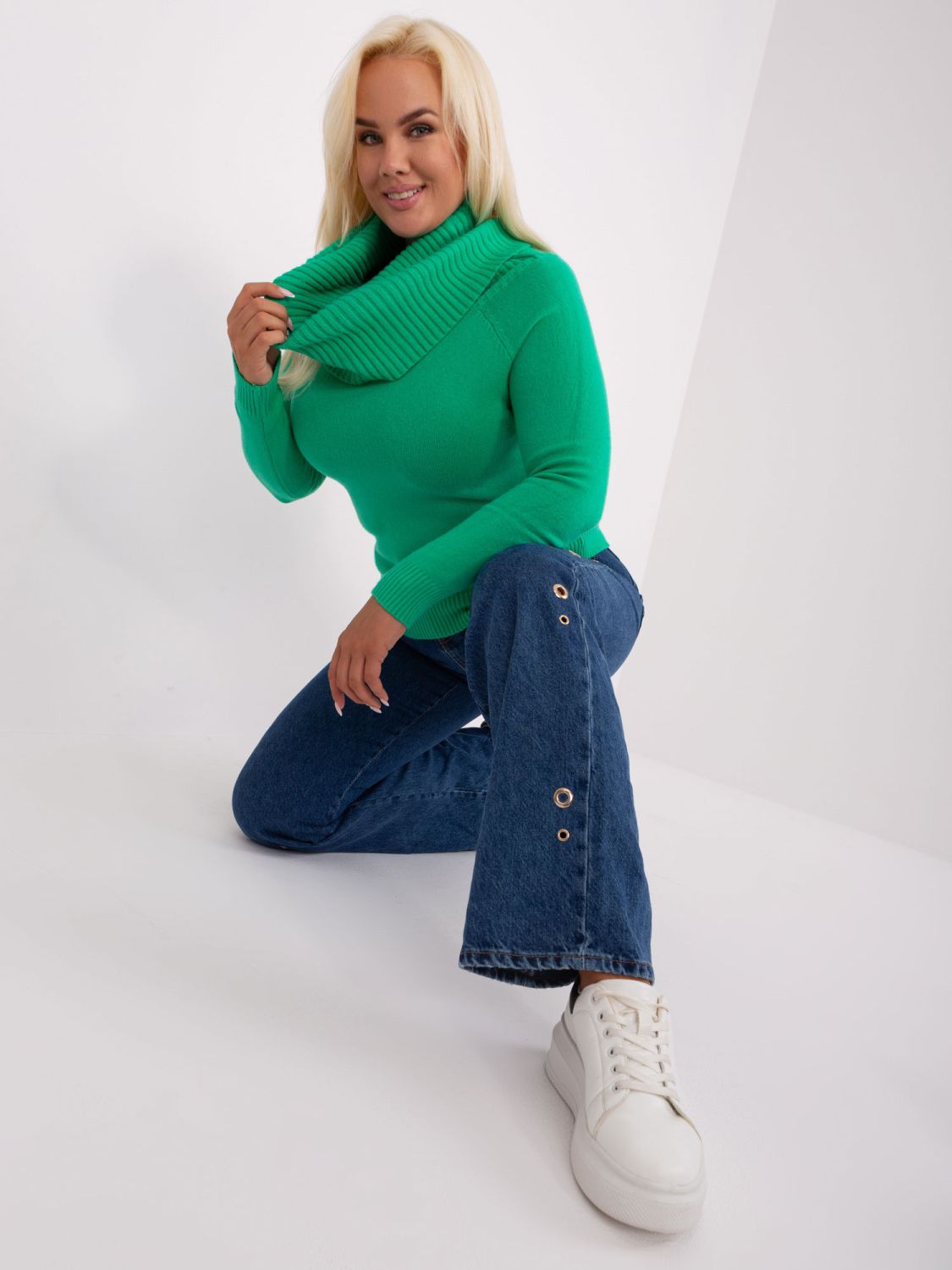 Grüner Damenpullover in Übergröße mit Rippen