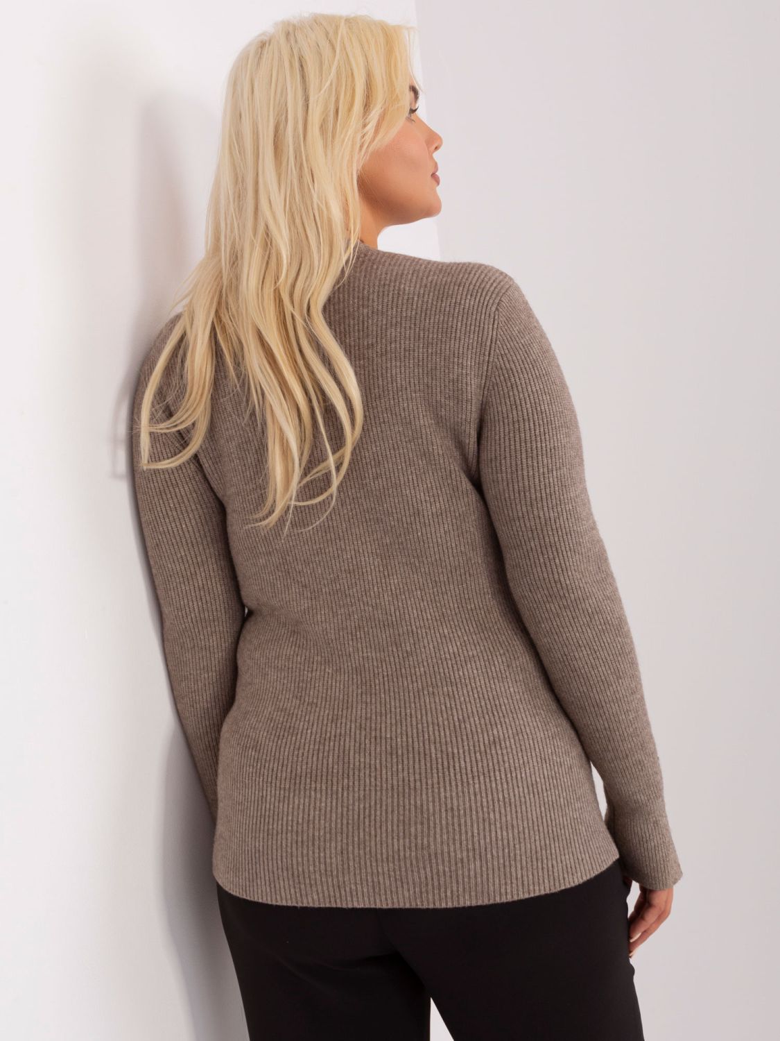 Dunkelbeige Plus-Size Pullover mit dekorativen Knöpfen