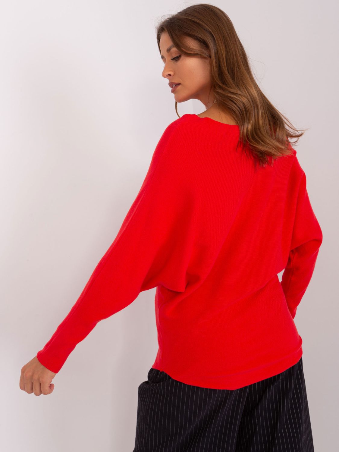 Roter Oversize-Pullover mit Fledermausärmeln