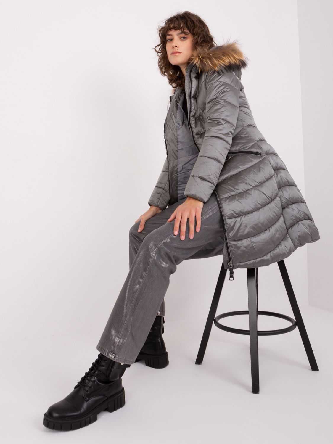 Dunkelgraue Winter Steppjacke