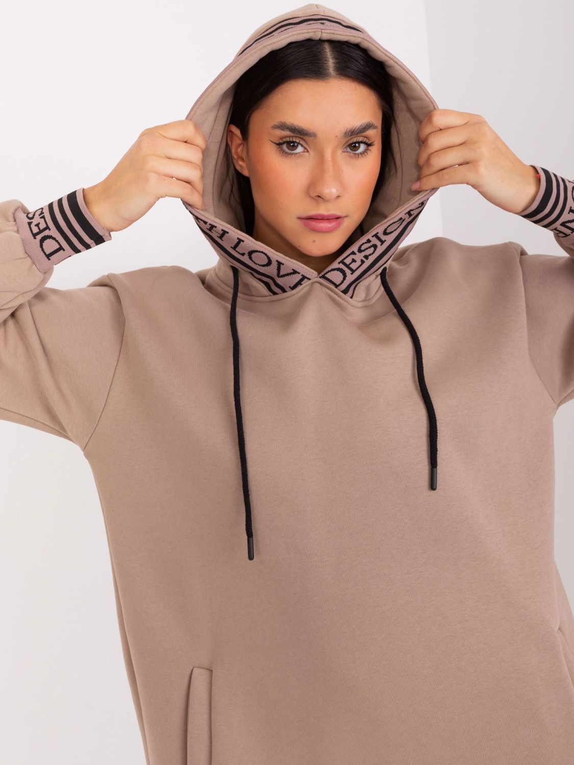 Asymmetrisches beige Sweatkleid