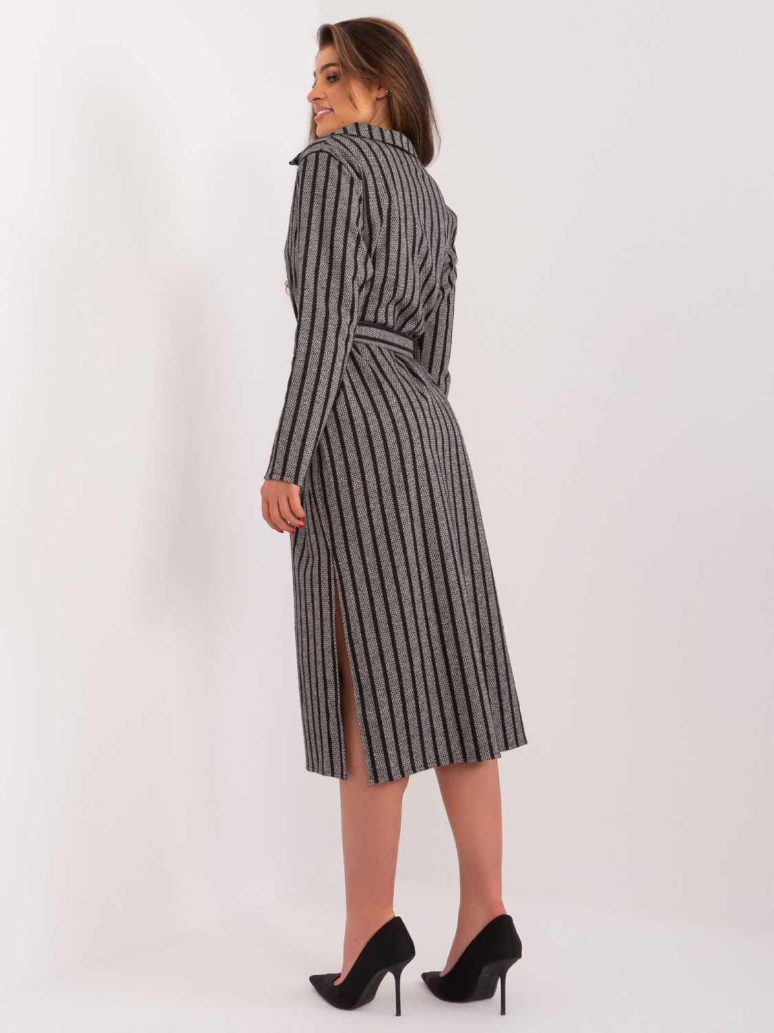 Elegantes Midi-Kleid mit Streifen