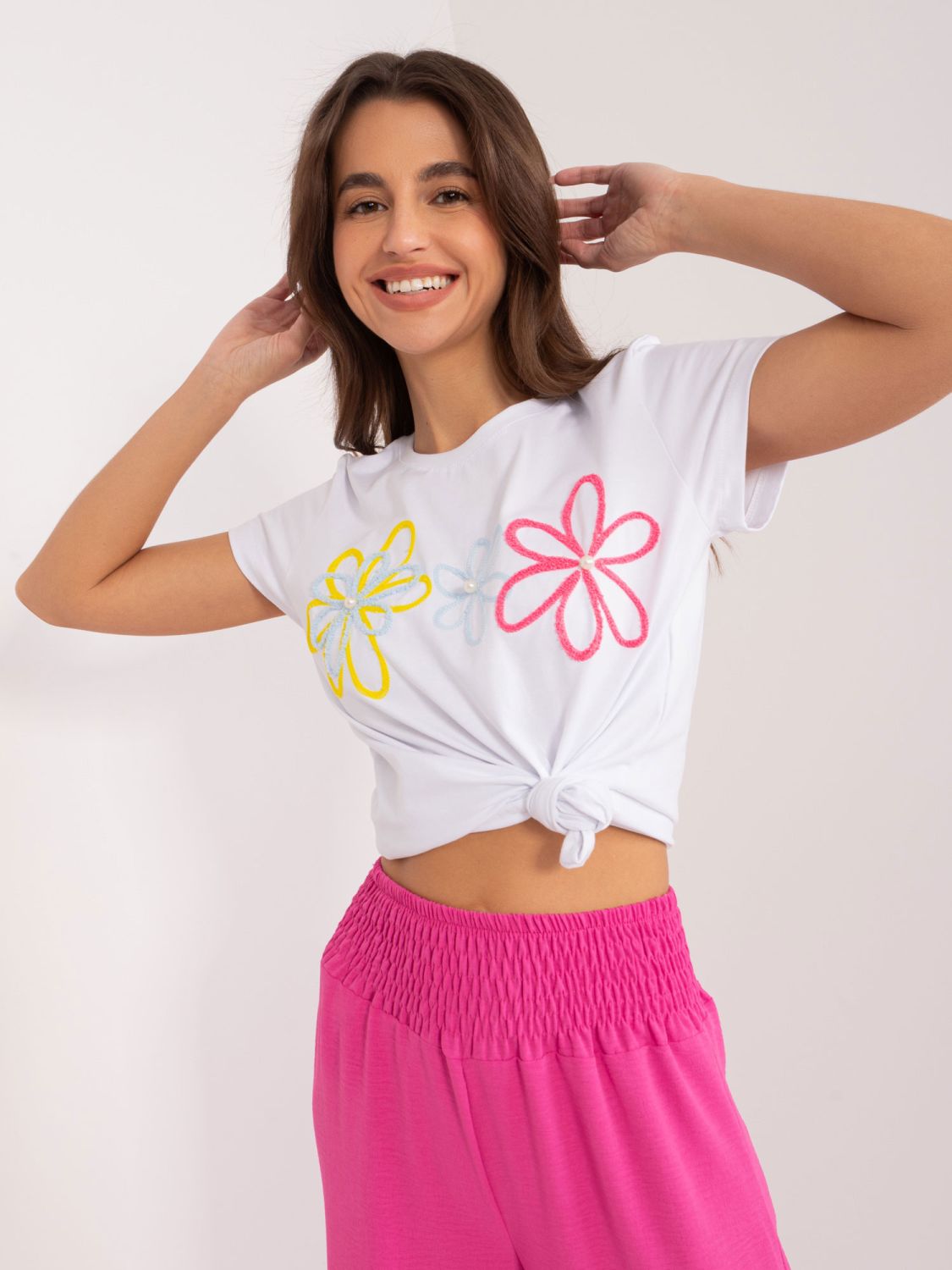 Weißes T-Shirt mit Applikation