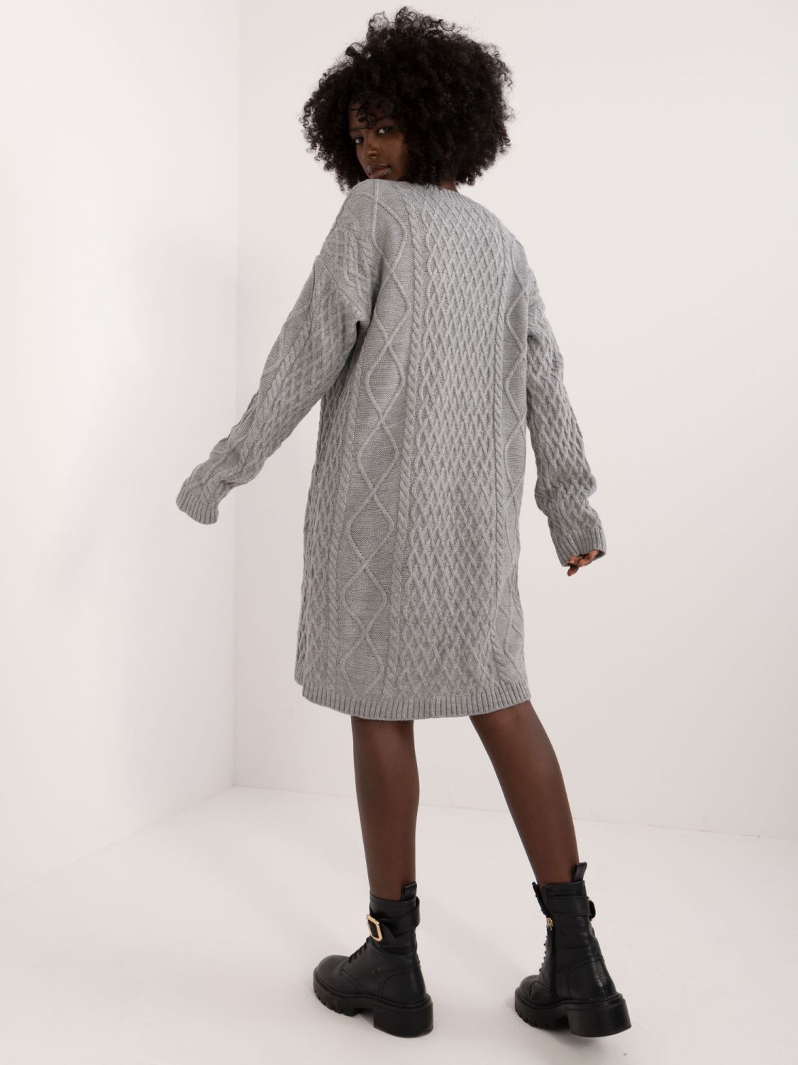 Stilvolles graues Kleid