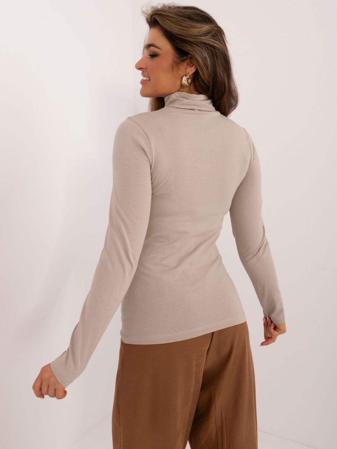 Stylische beige Bluse mit langen Ärmeln