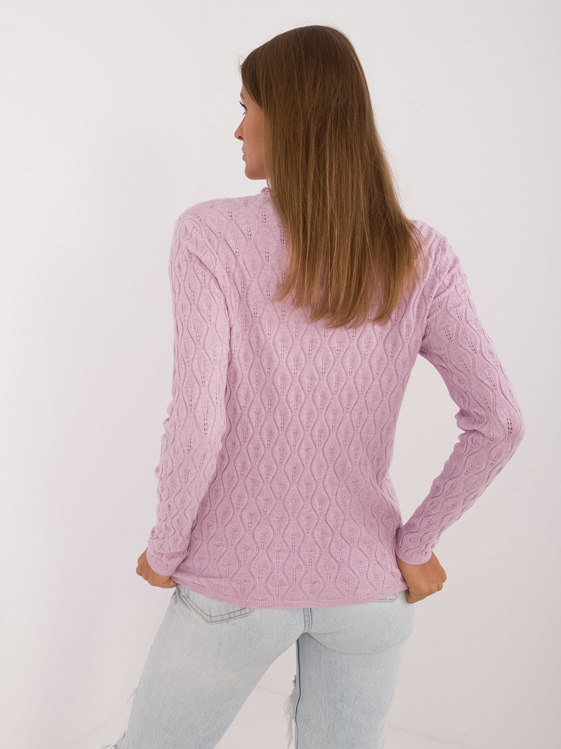 Eleganter lila Pullover mit Rollkragen