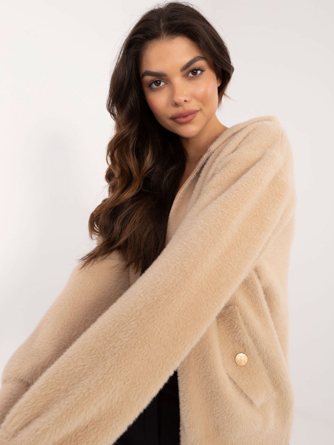 Beige Winterjacke mit Kapuze