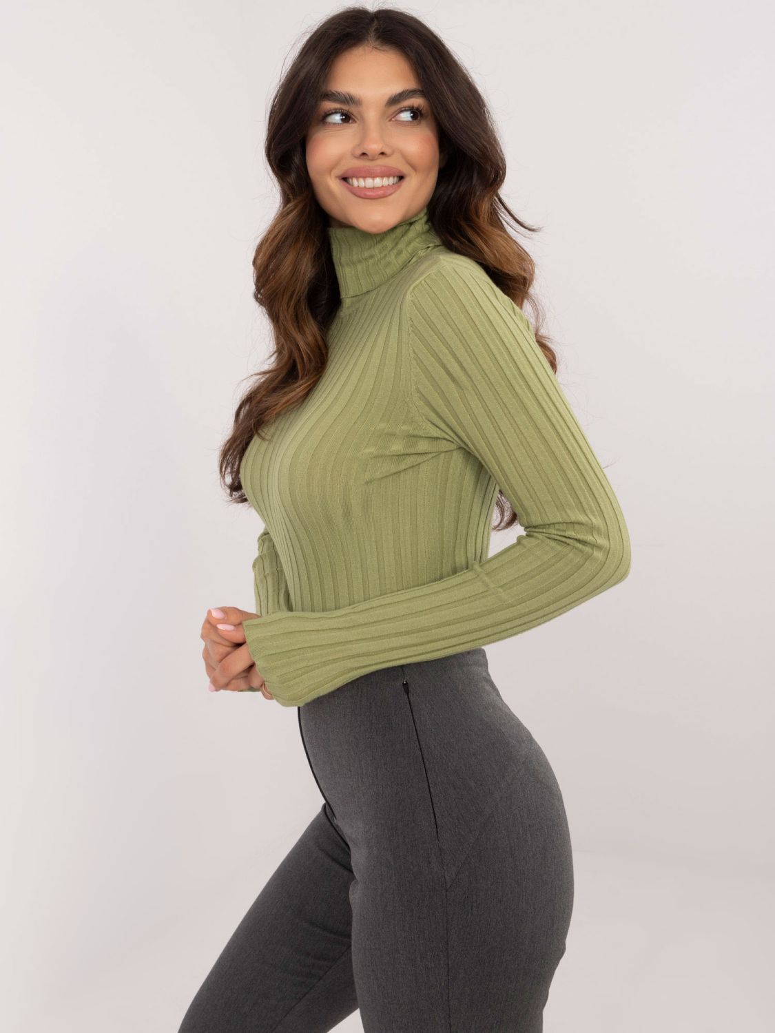 Stylischer Pullover mit Rollkragen in hellem Grün