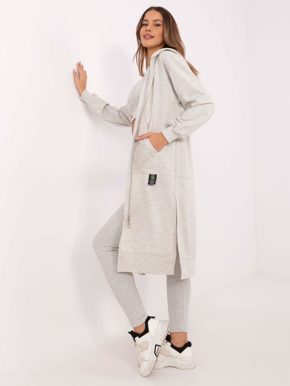 Stylisches Set in hellem Grau
