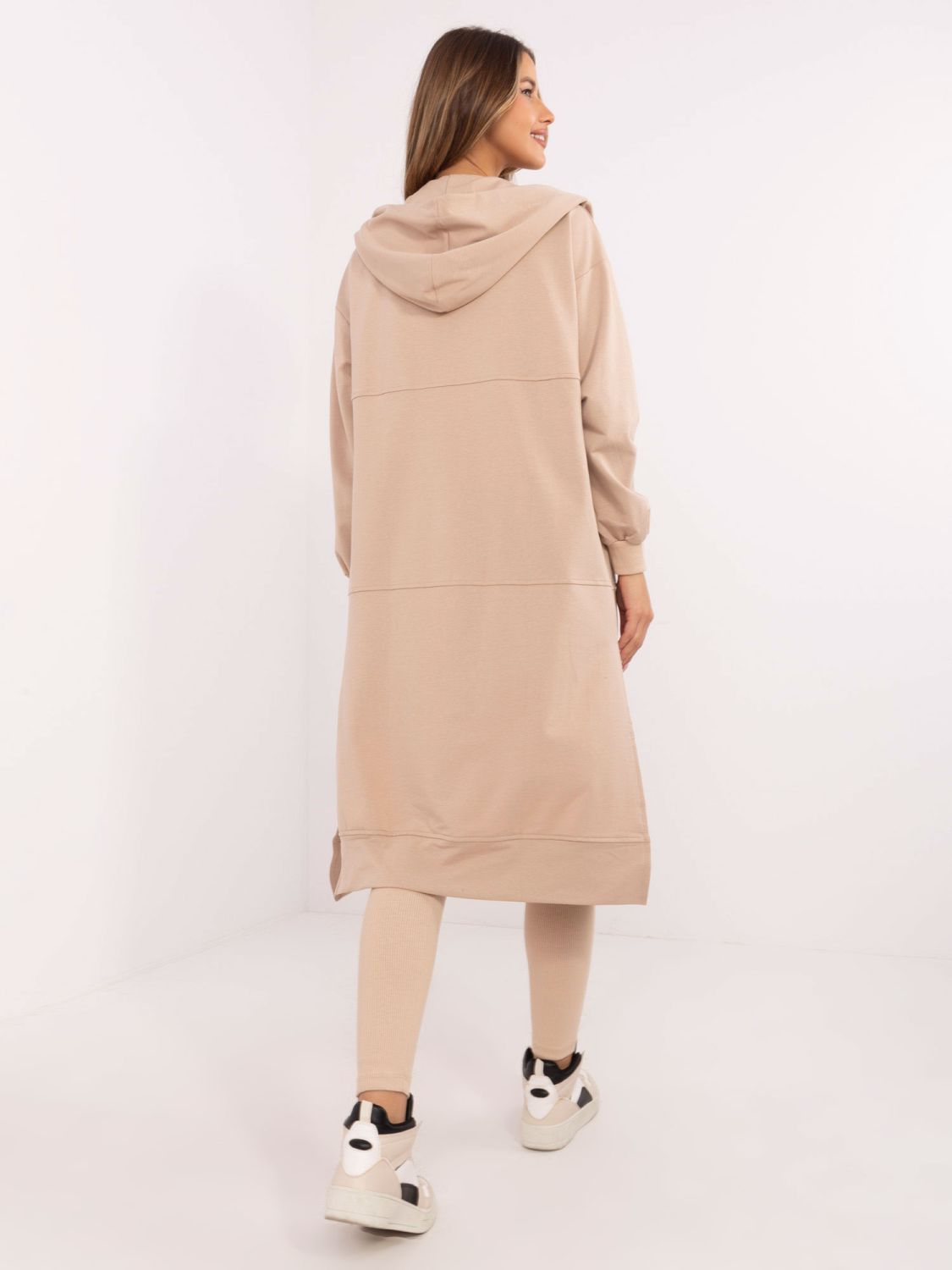 Beige Komplett mit langen Ärmeln