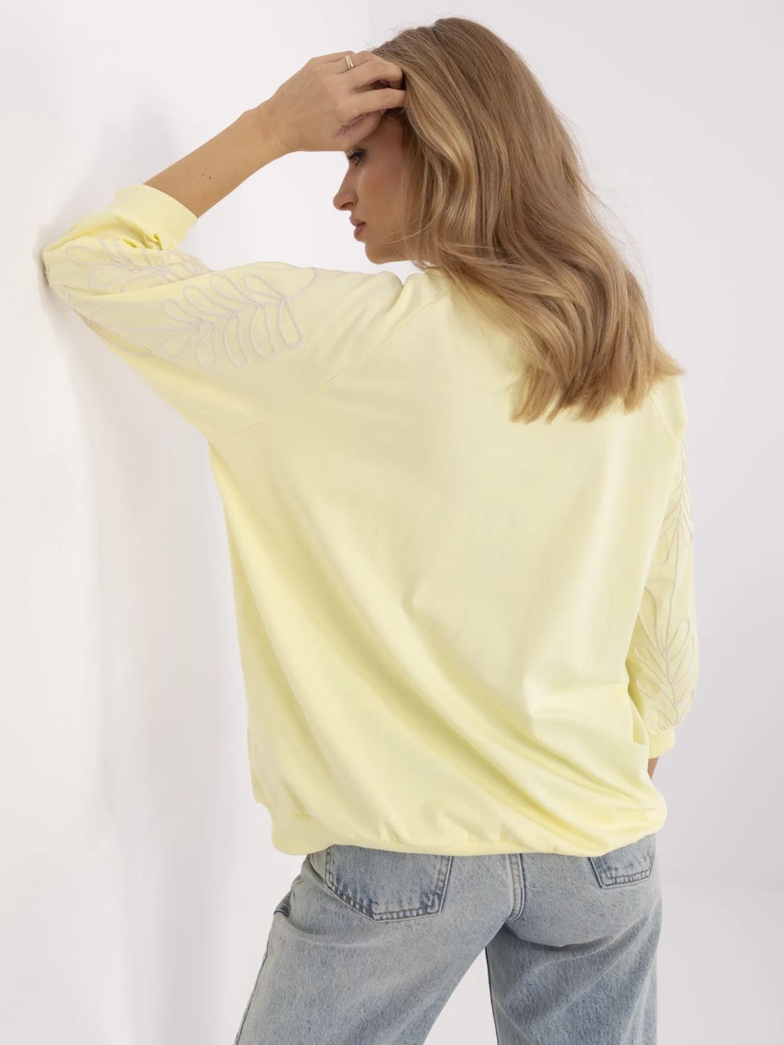 Stylische Bluse mit Stickerei in leuchtendem Gelb
