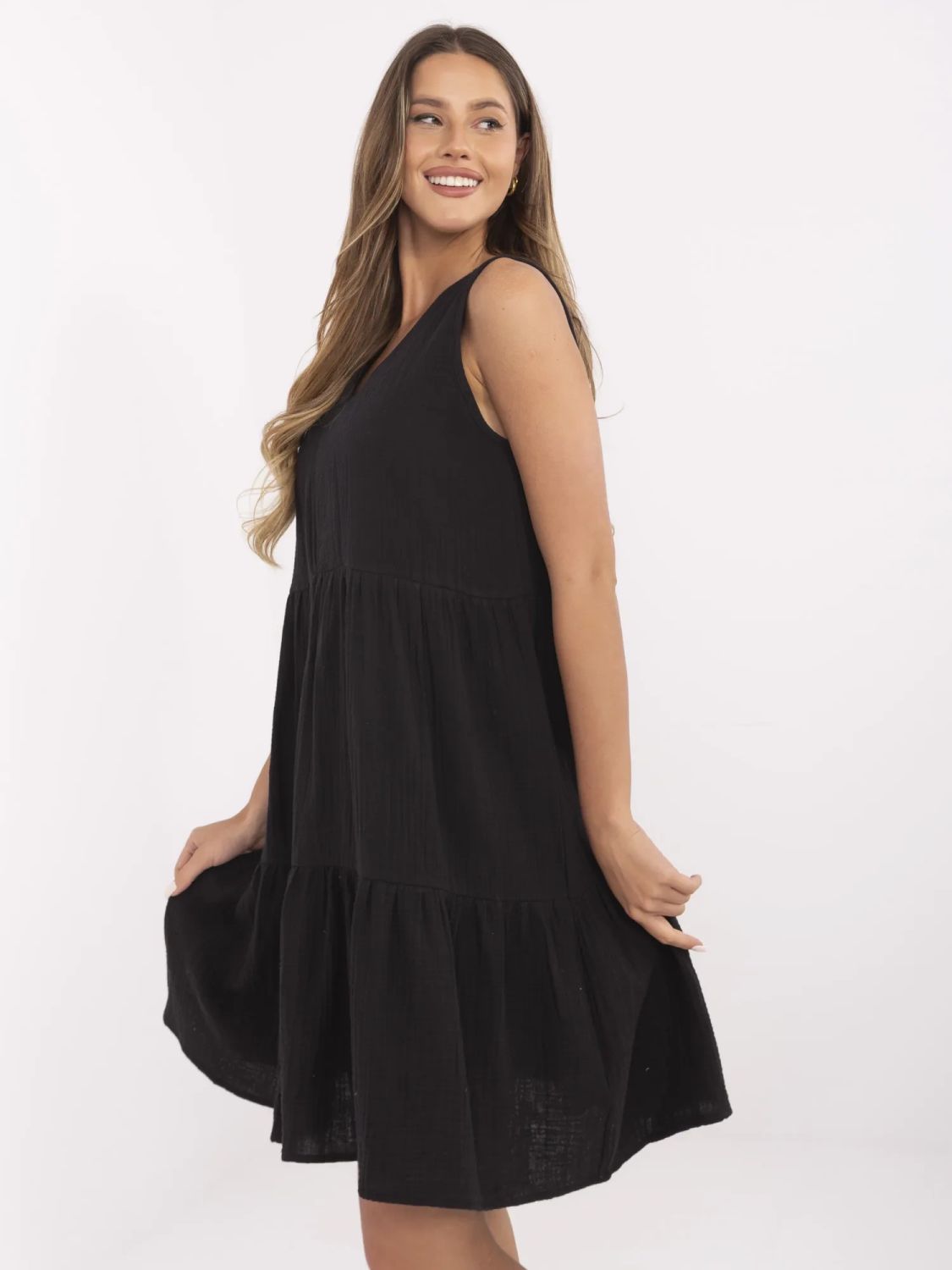 Elegantes schwarzes ausgestelltes Kleid
