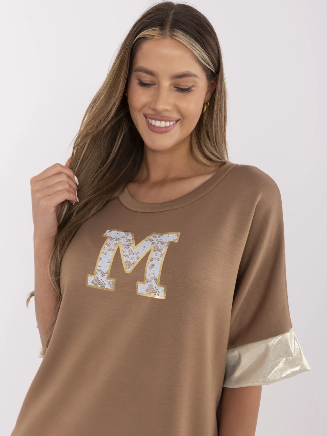 Beige Oversize Kleid mit kurzen Ärmeln