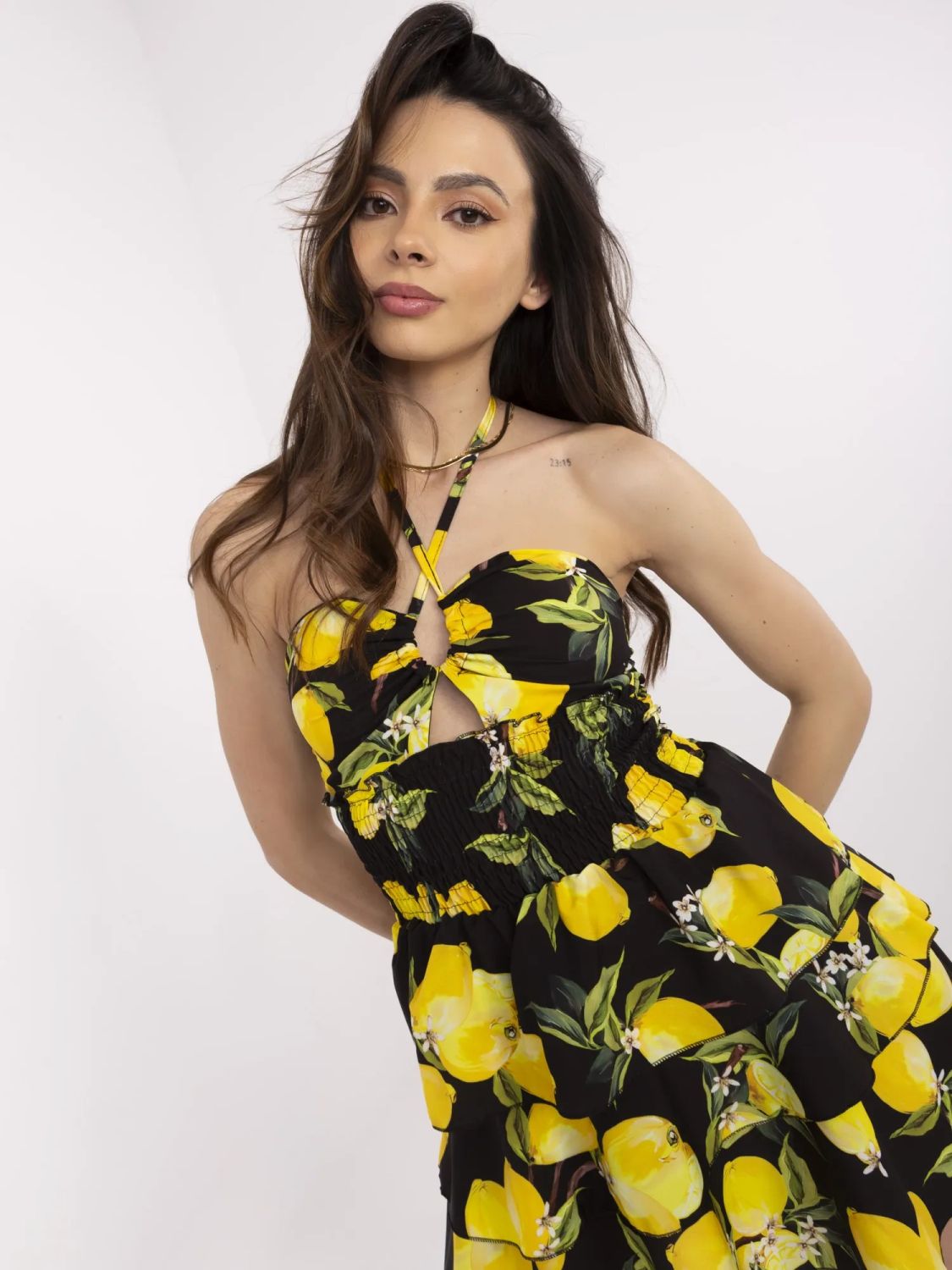 Ausgestellte schwarze Sommerkleid mit Druck