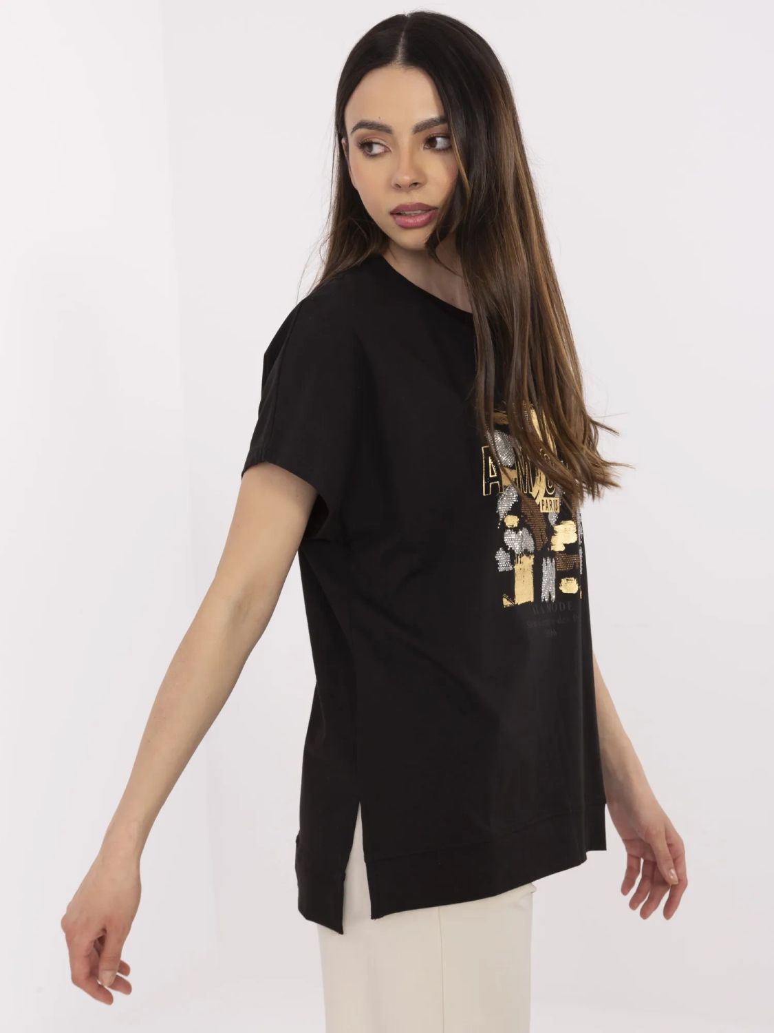 Stylische schwarze Bluse mit Applikation