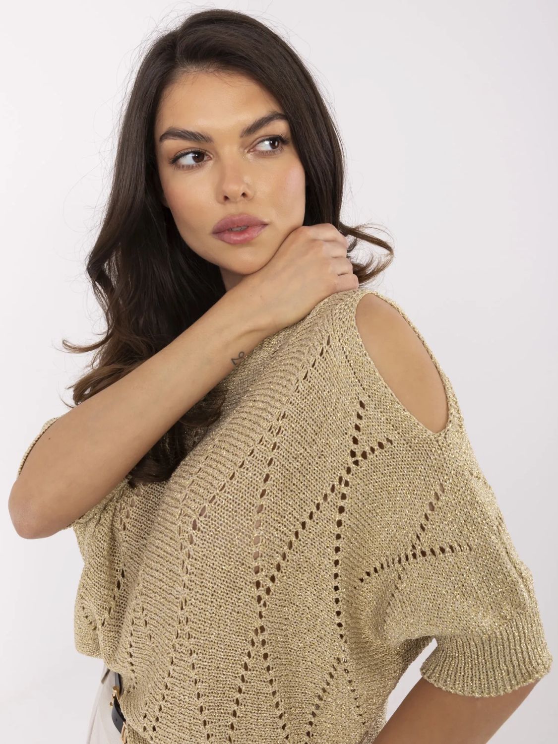 Eleganter goldfarbener Pullover mit 3/4-Ärmeln