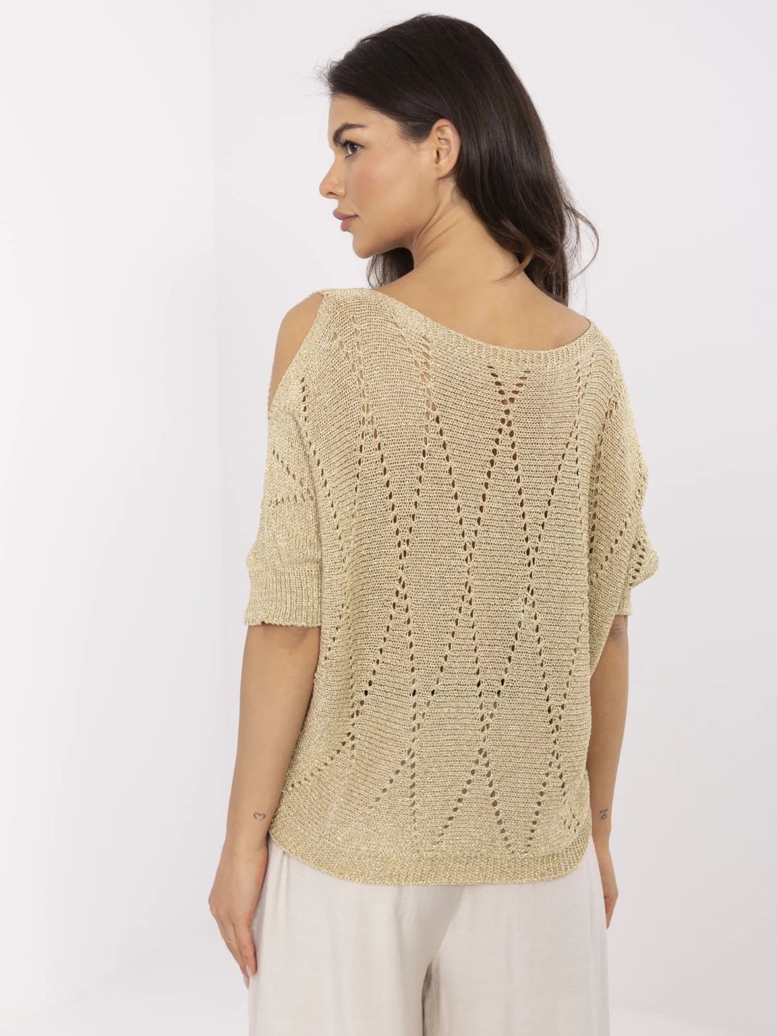 Eleganter goldfarbener Pullover mit 3/4-Ärmeln
