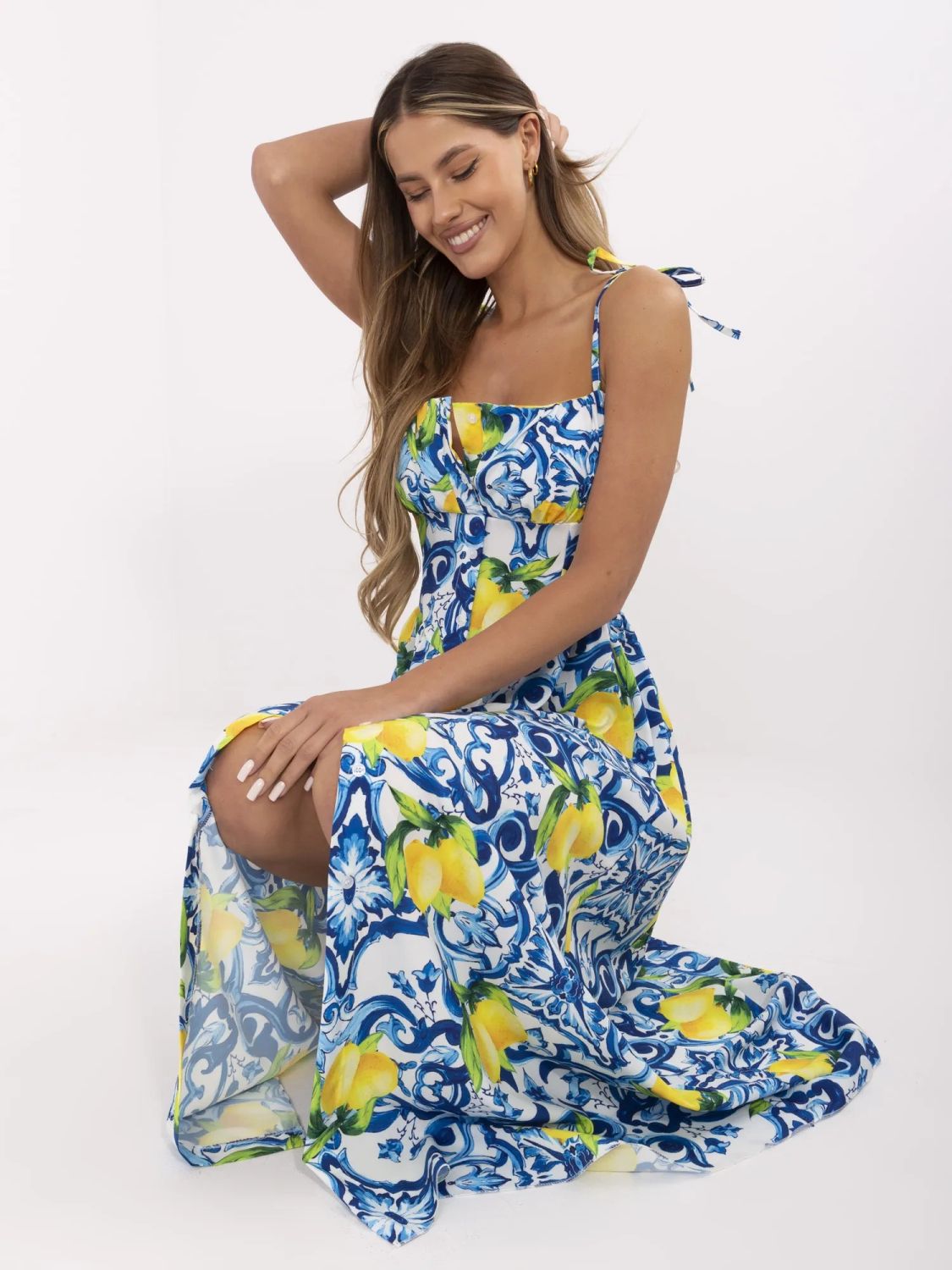 Ausgestelltes blaues Kleid