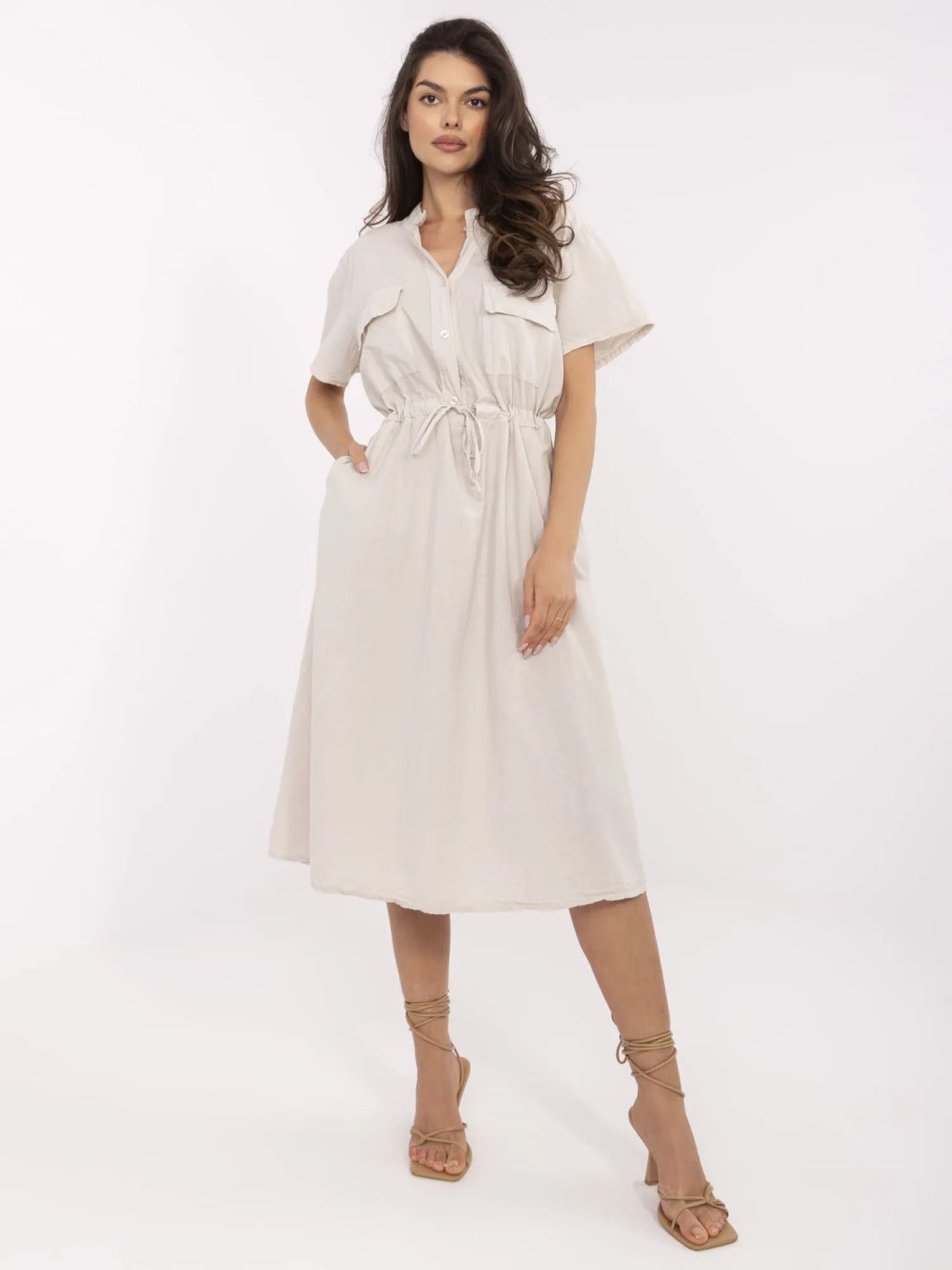 Beige ausgestellte Kleid mit kurzen Ärmeln