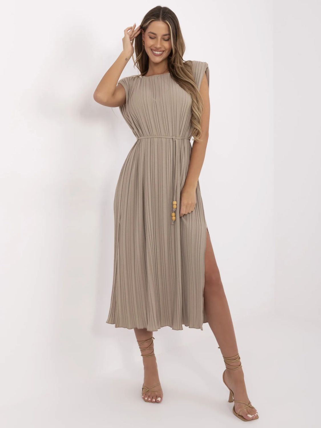 Beige Midi-Kleid mit Gürtel