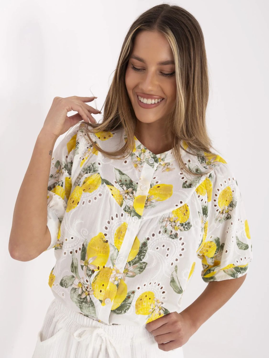 Elegante ecru Bluse mit kurzen Ärmeln