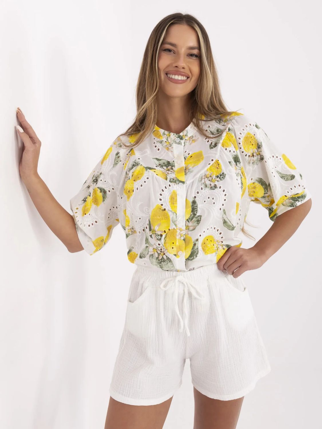 Elegante ecru Bluse mit kurzen Ärmeln