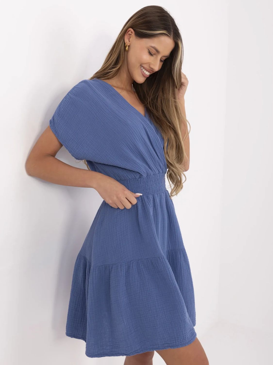 Ausgestelltes blaues Kleid