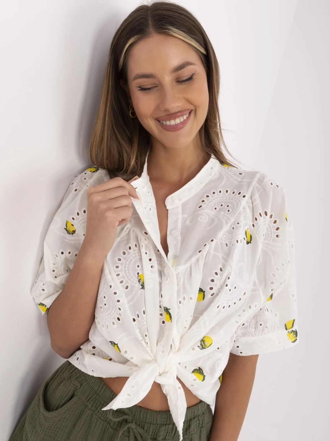 Elegante ecru Bluse mit kurzen Ärmeln