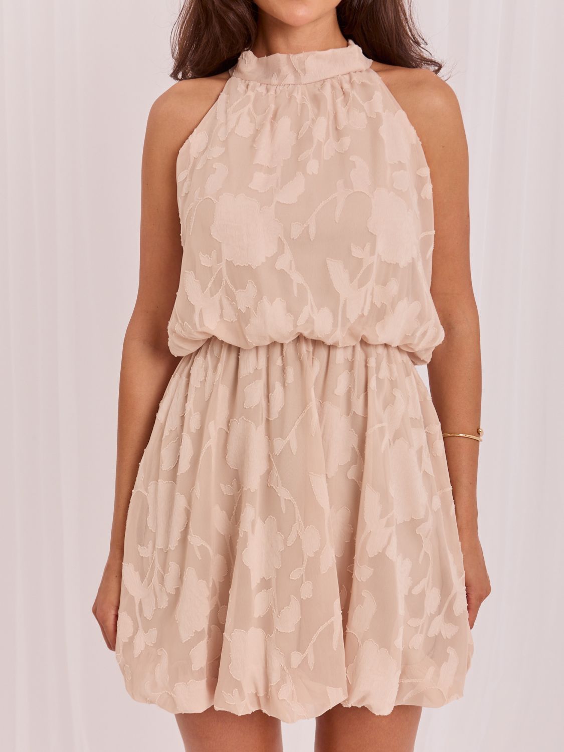 Beiges ausgestelltes Minikleid