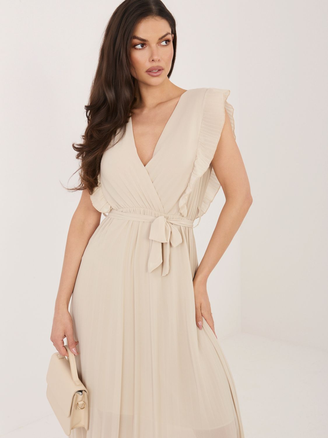 Beiges ausgestelltes Midi-Kleid mit Gürtel