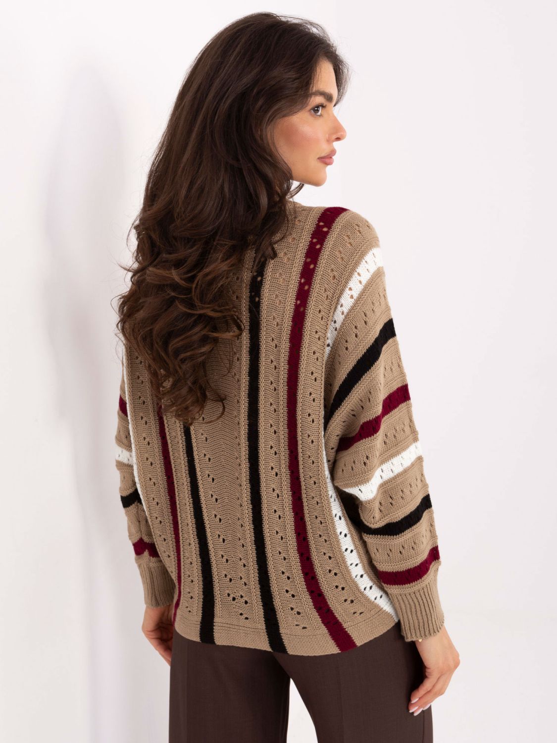 Beiger Ajour-Pullover mit Streifen