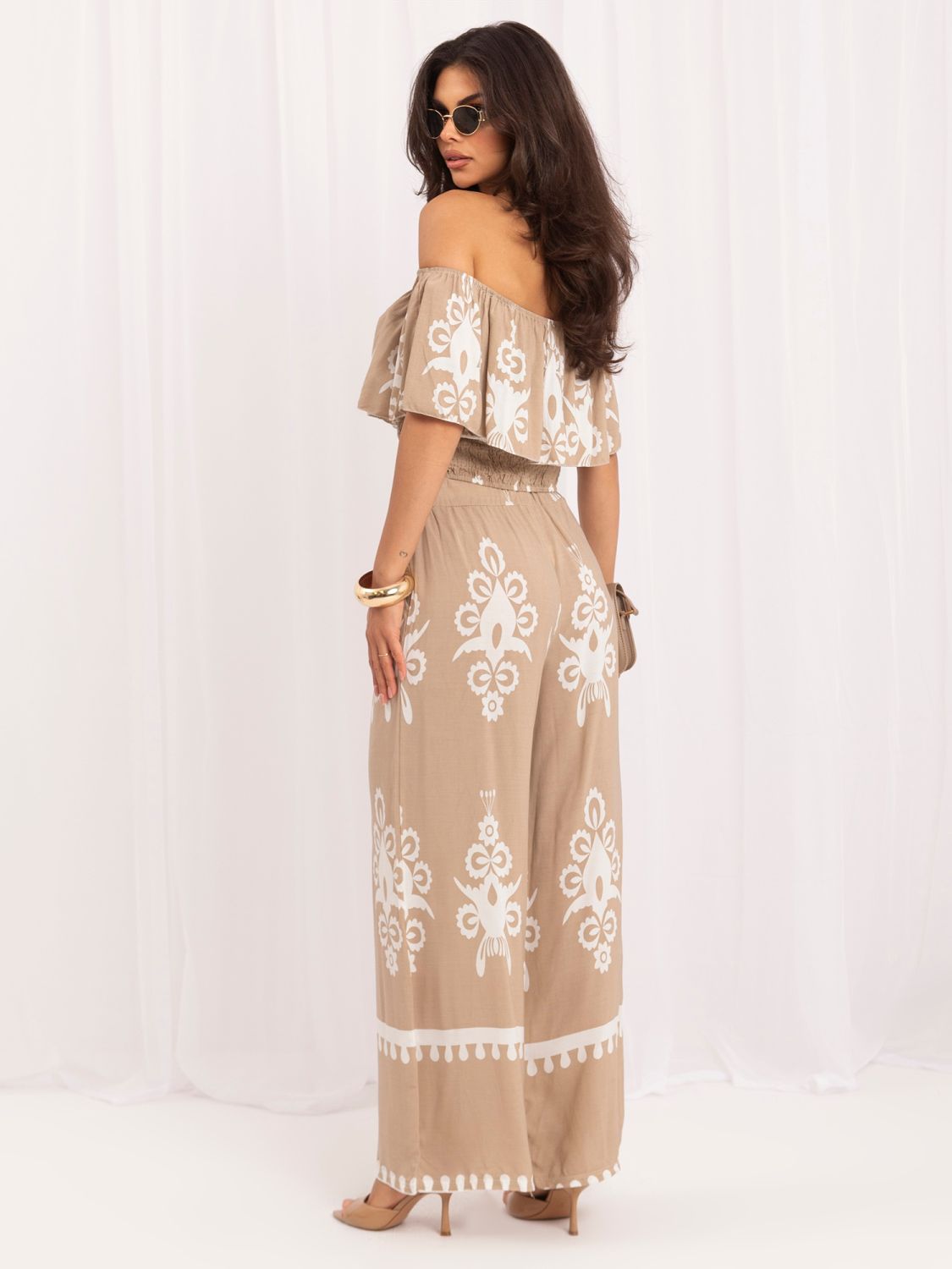 Beiges Boho-Set mit Print und Carmen-Ausschnitt