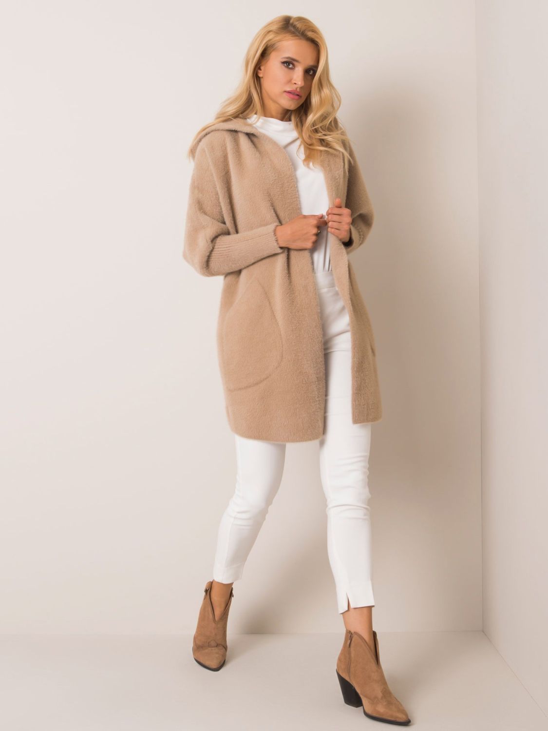 Beige Alpaka-Mantel mit Kapuze