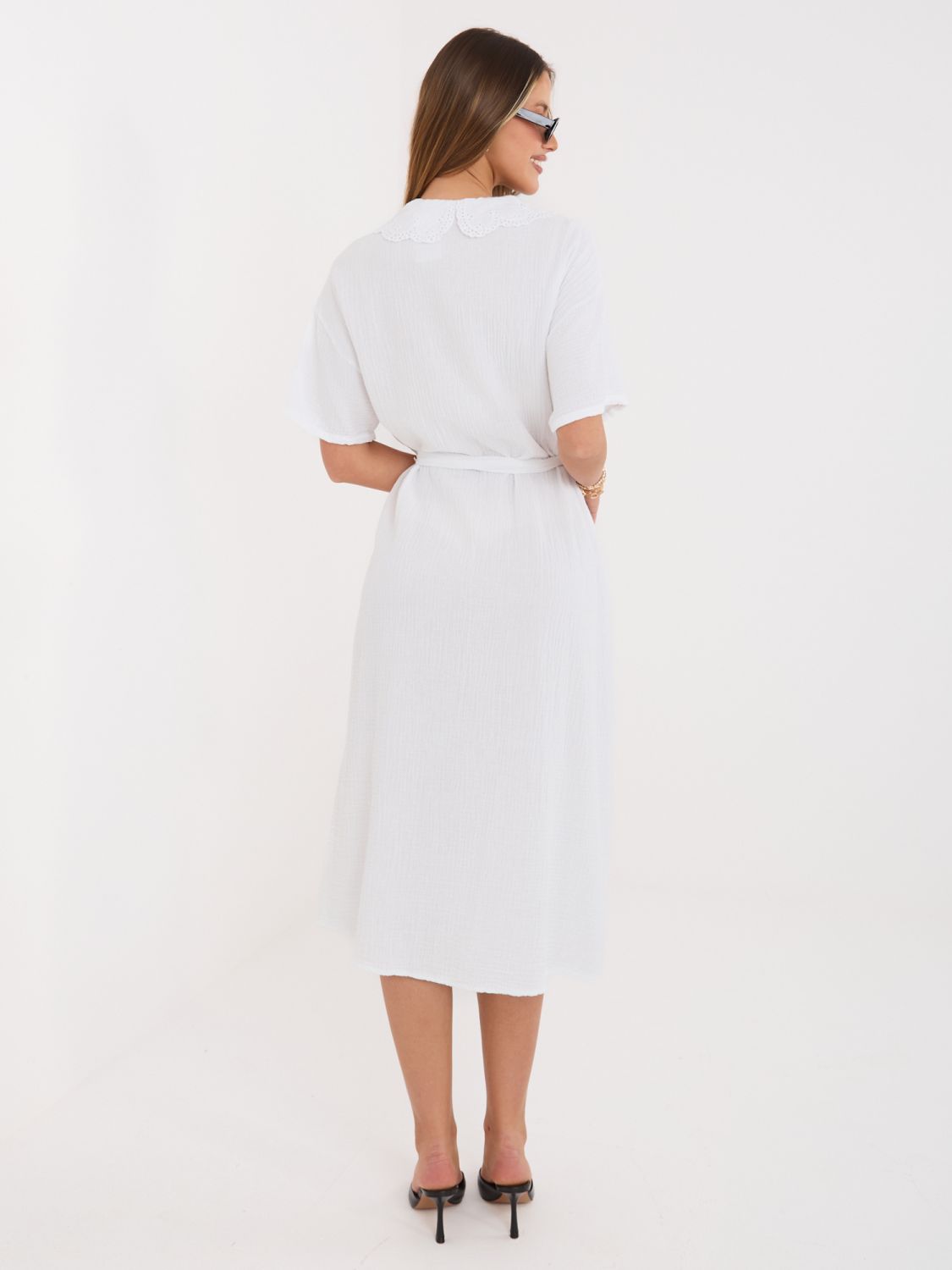 Weißes ausgestelltes Midi-Kleid mit Gürtel und Taschen