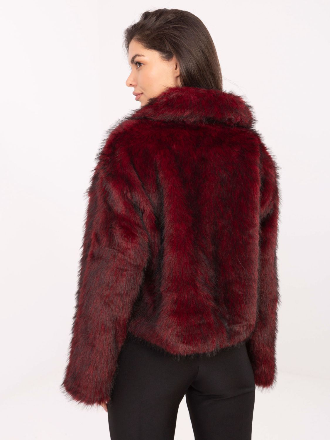 Elegante bordeauxfarbene Winterjacke