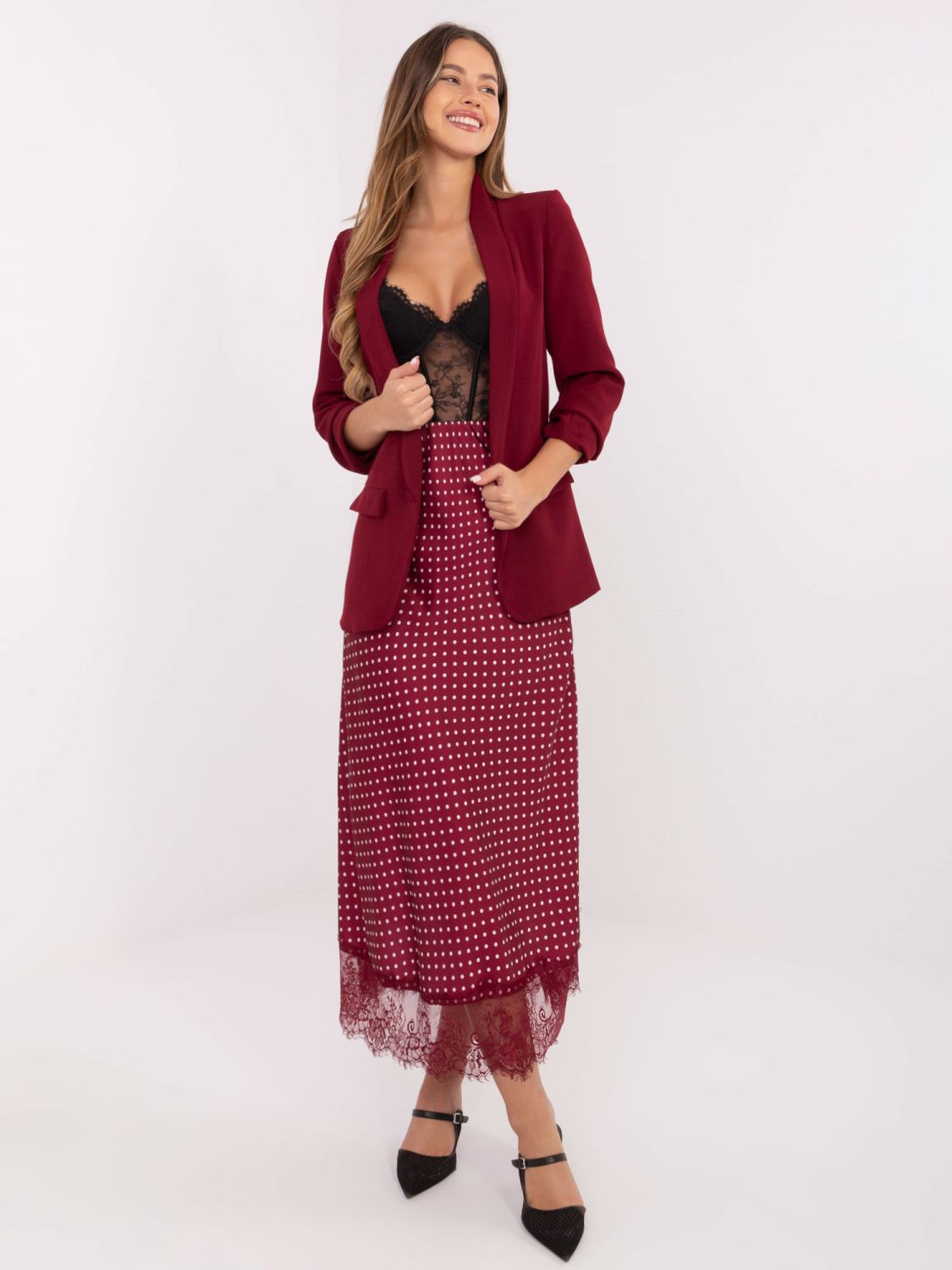 Bordeauxrote Midi-Rock mit Punkten und Spitze