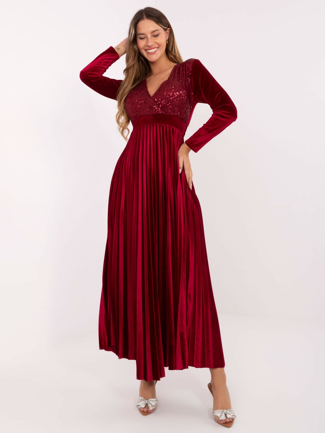 Bordeauxfarbenes Maxi-Kleid mit Gürtel und Pailletten