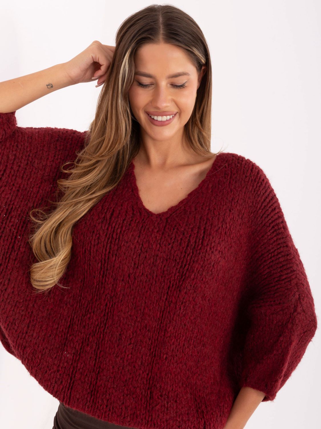 Stylischer bordeauxfarbener Pullover mit 3/4-Ärmeln