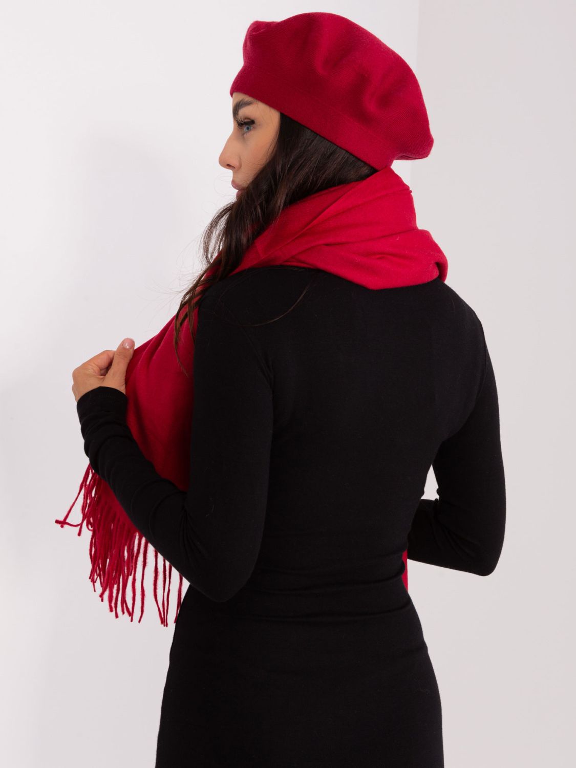 Bordeauxfarbener Strickschal