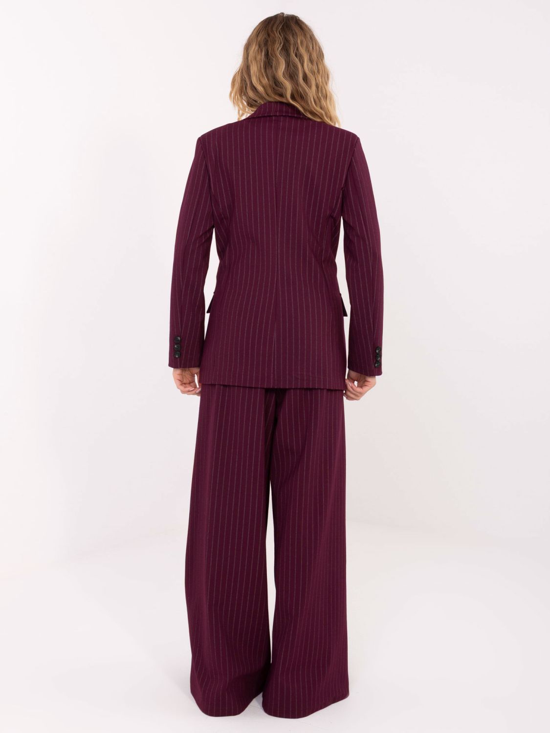 Eleganter bordeauxfarbener Blazer mit Streifen