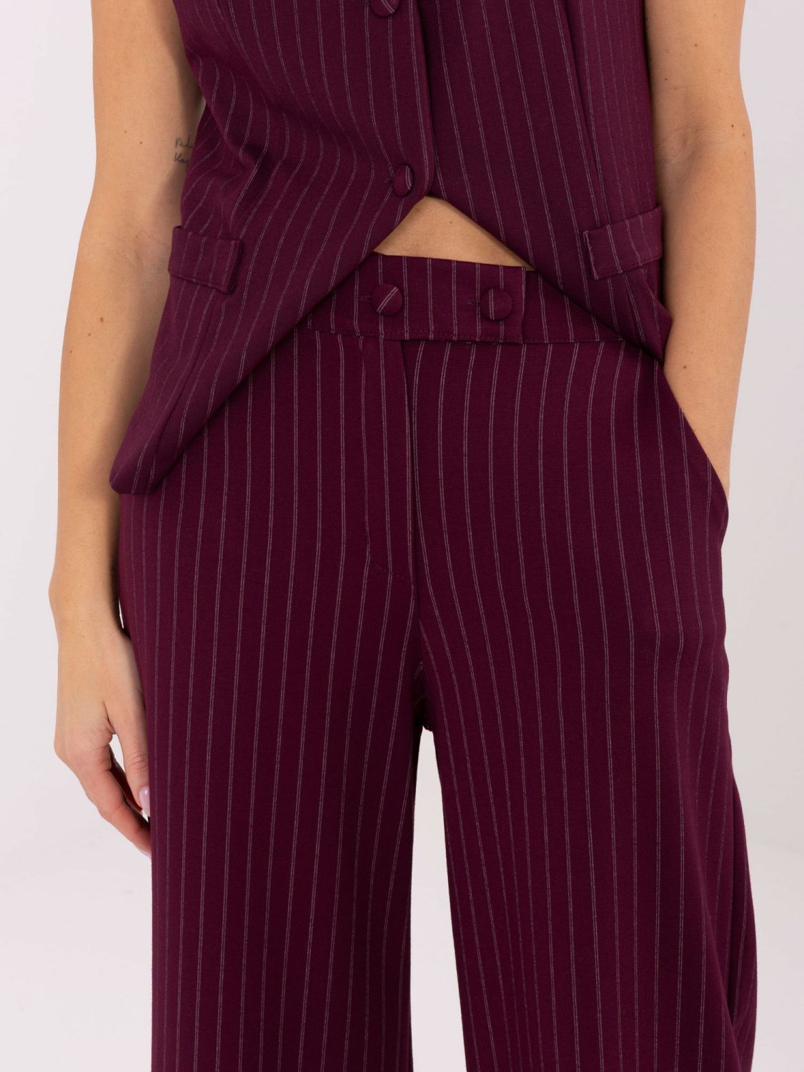 Elegante weite Hose mit Streifen, bordeaux