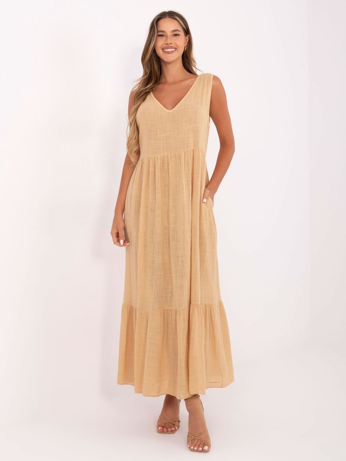 Maxikleid mit V-Ausschnitt in camel