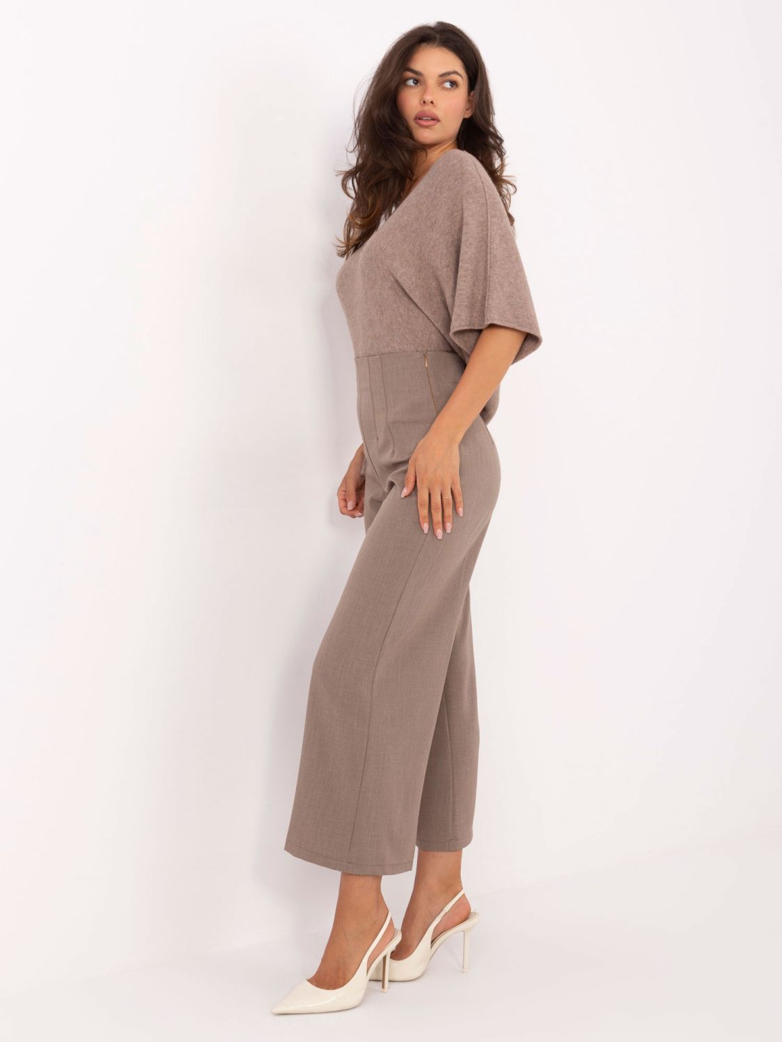 Elegante beige Hose mit hohem Bund