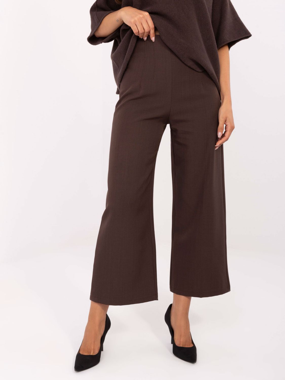 Elegante braune Hose mit hohem Bund