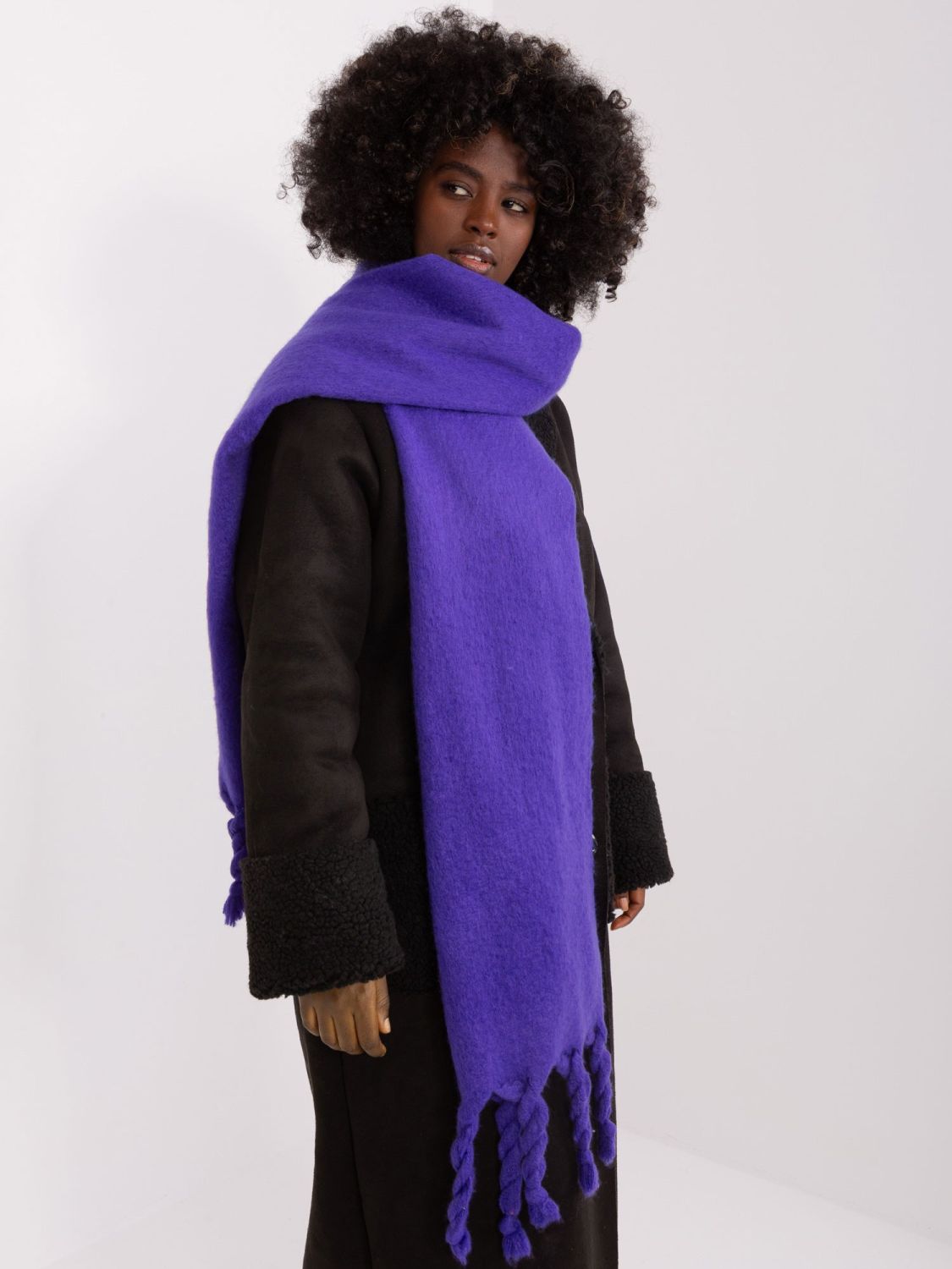 Eleganter lila Schal